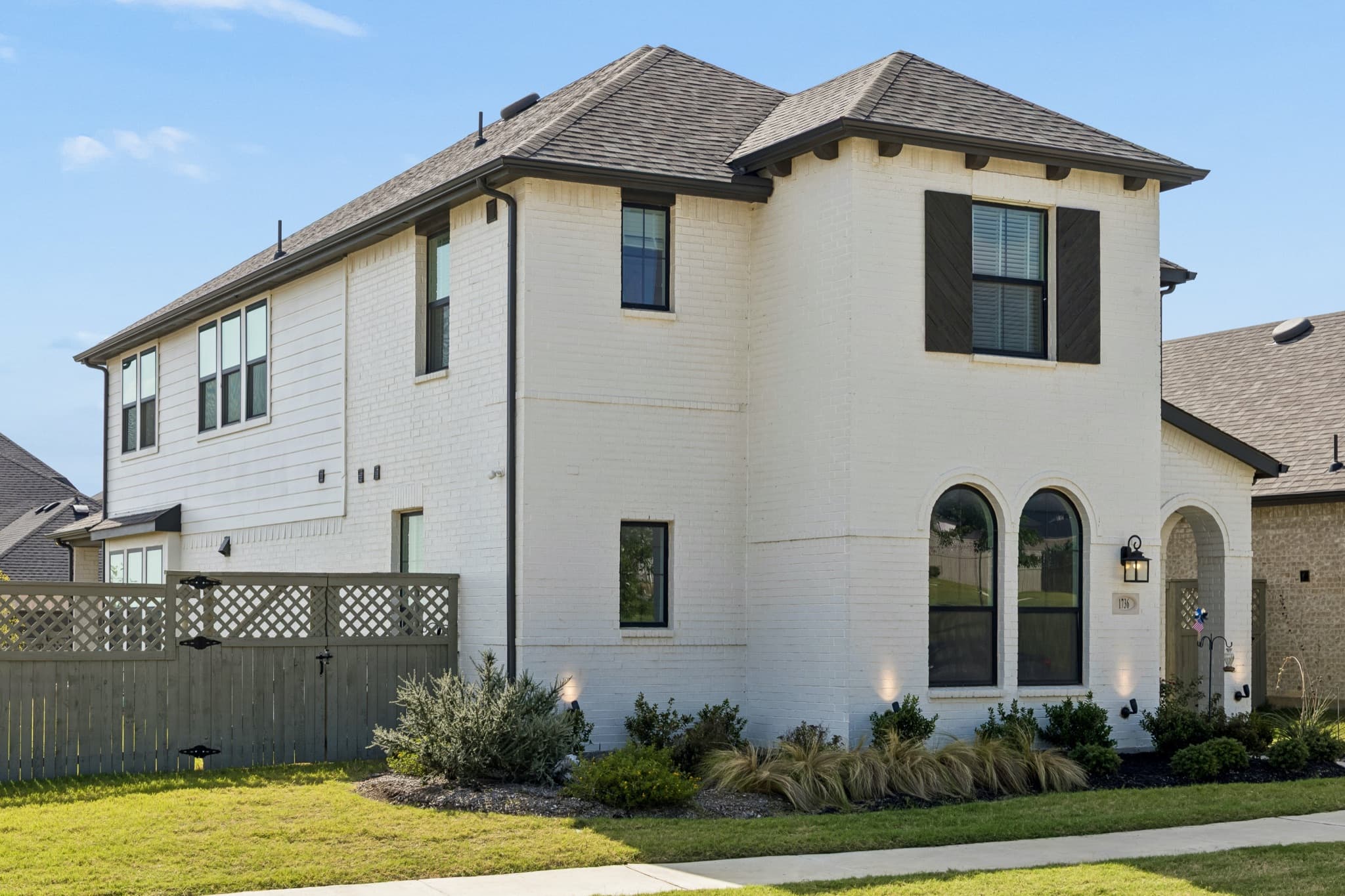 1736 Bonsmara Drive photo 2