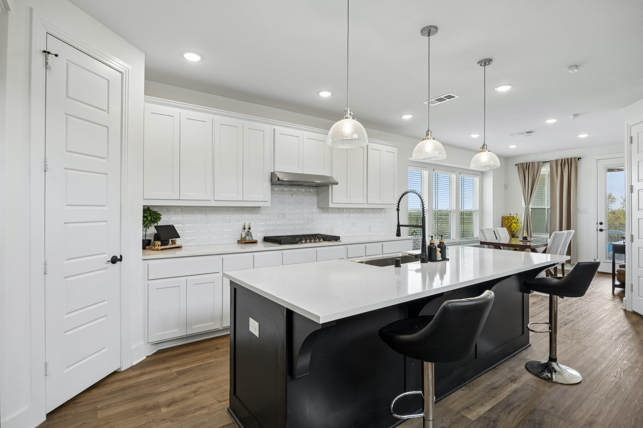 1736 Bonsmara Drive photo 8