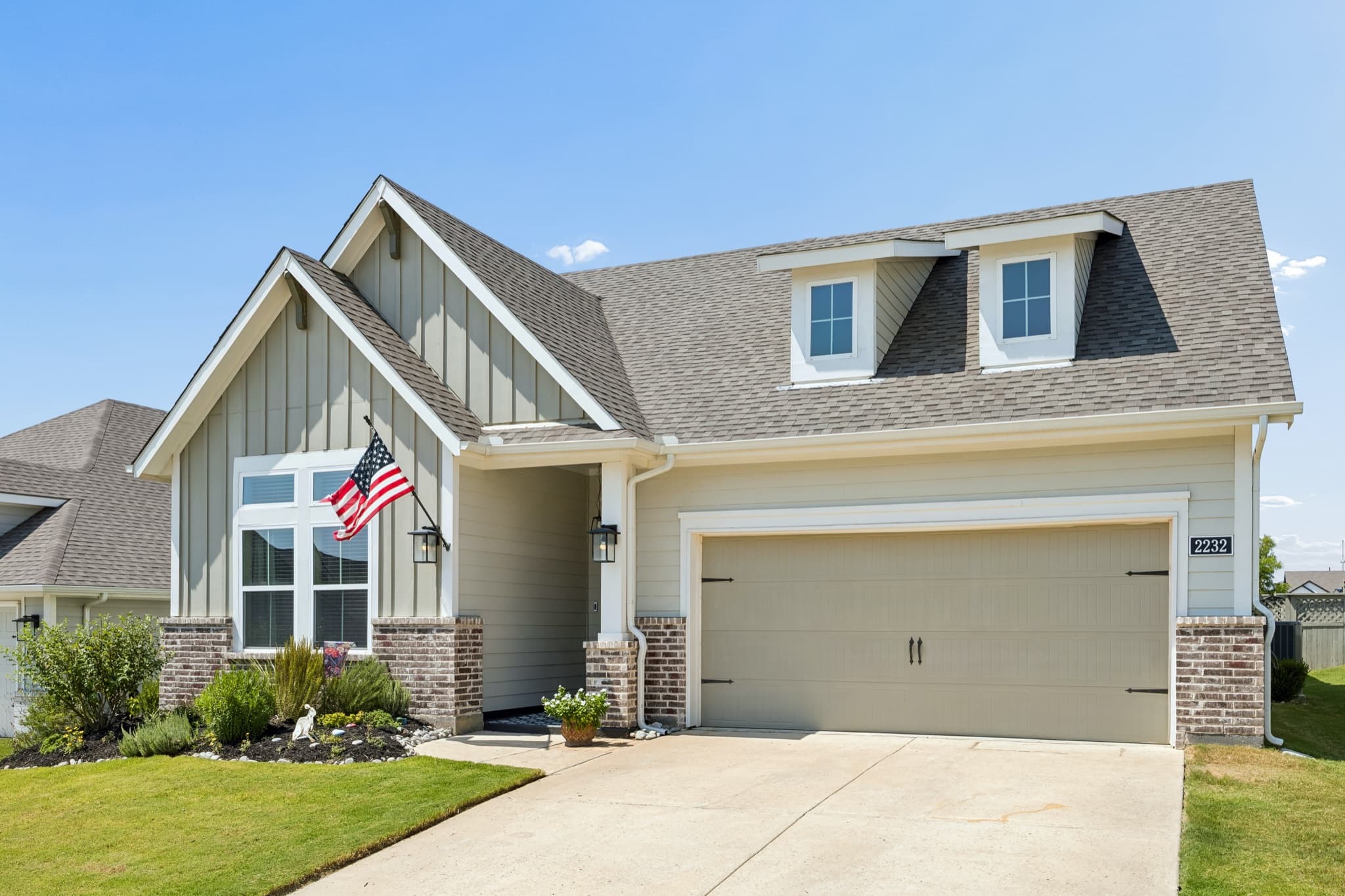 2232 Robin Way photo 3