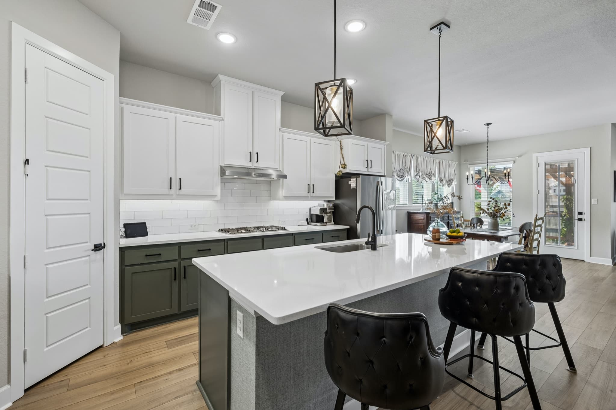 2232 Robin Way photo 13