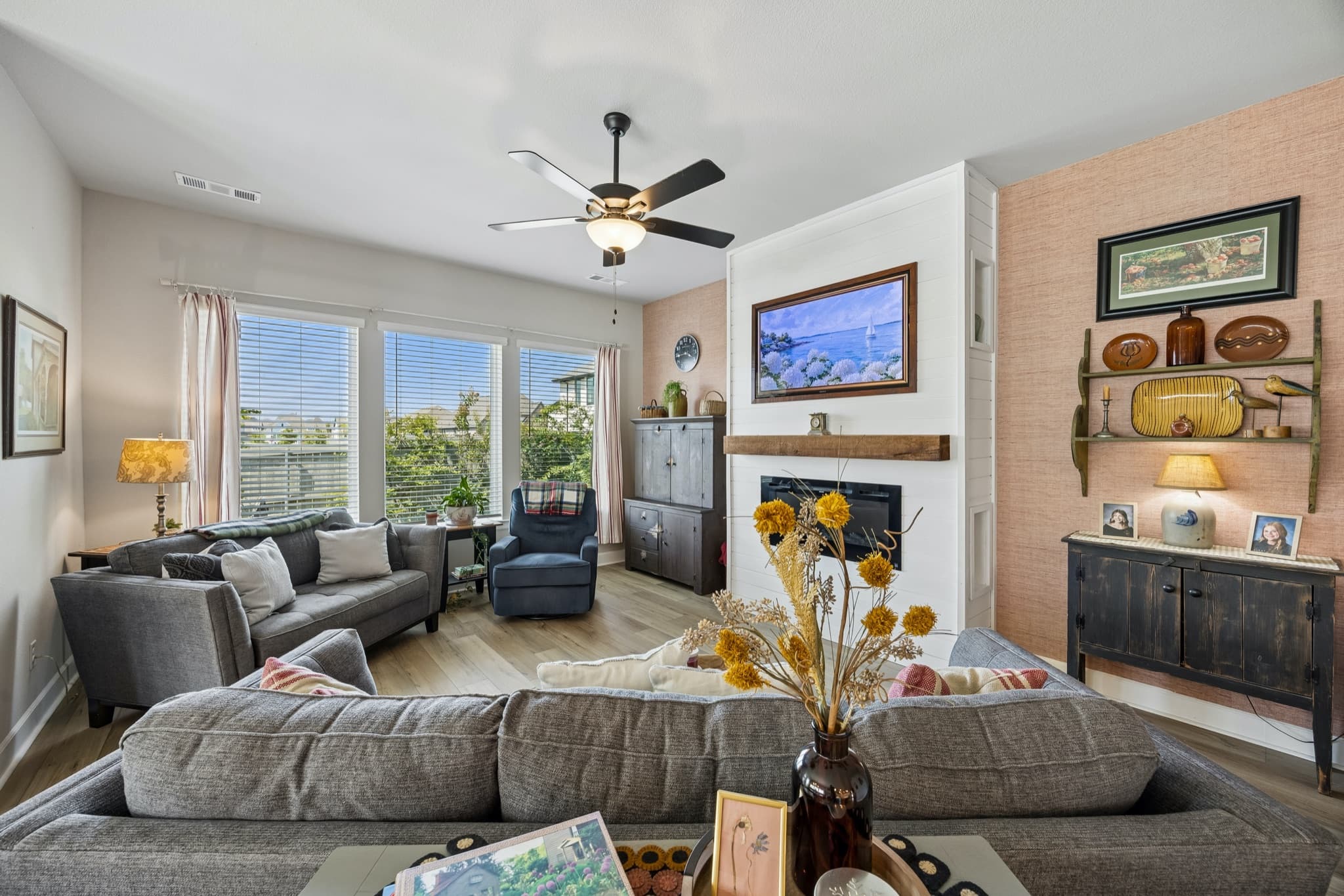 2232 Robin Way photo 8