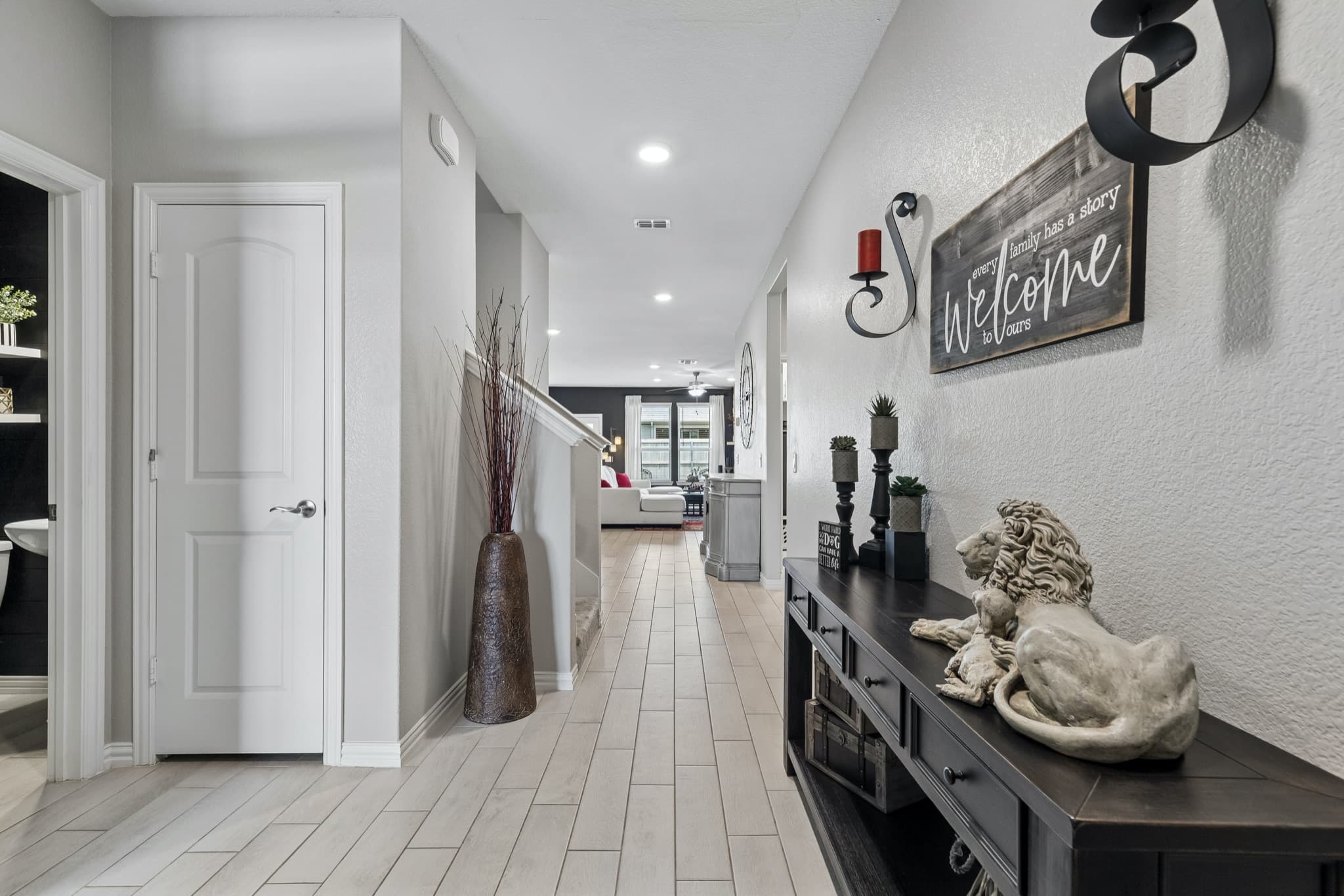 2428 Mockingbird Court photo 3