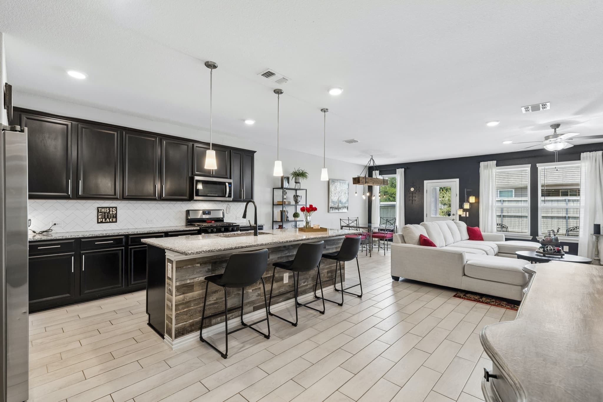 2428 Mockingbird Court photo 5