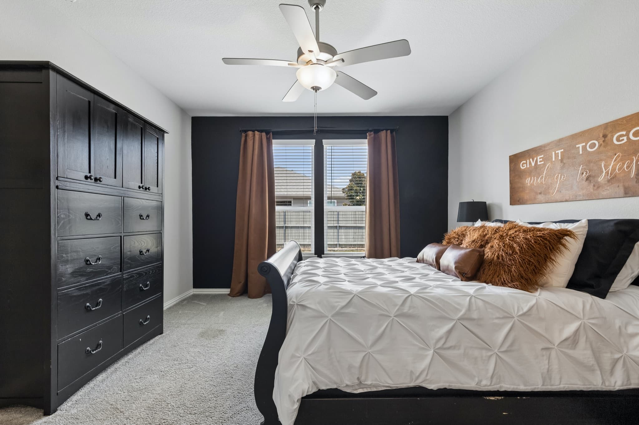 2428 Mockingbird Court photo 15