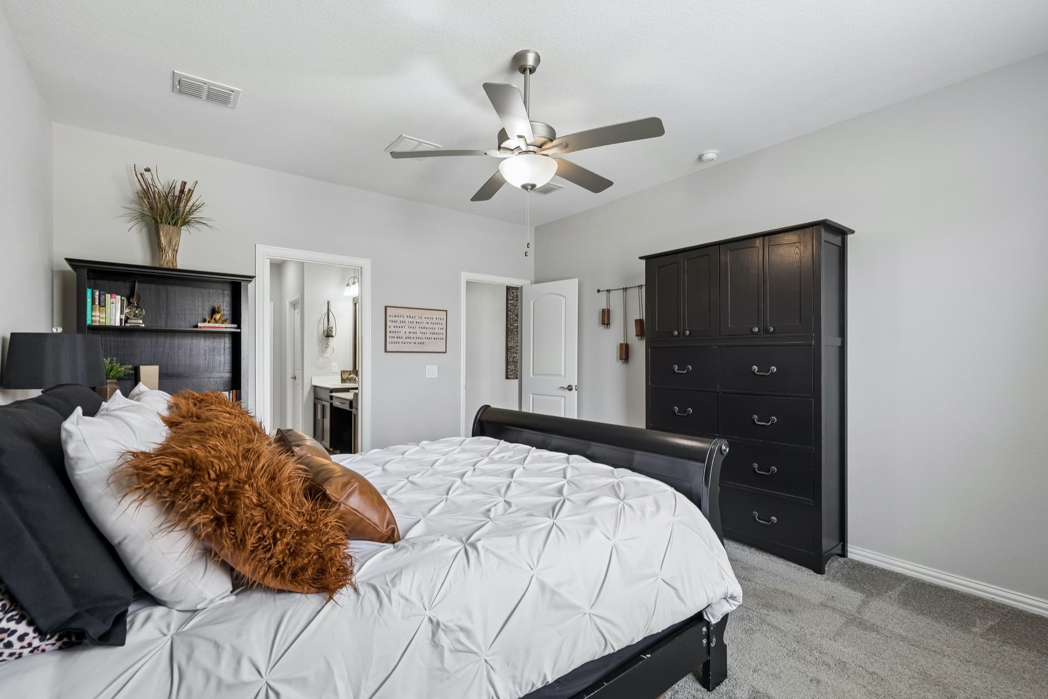 2428 Mockingbird Court photo 16