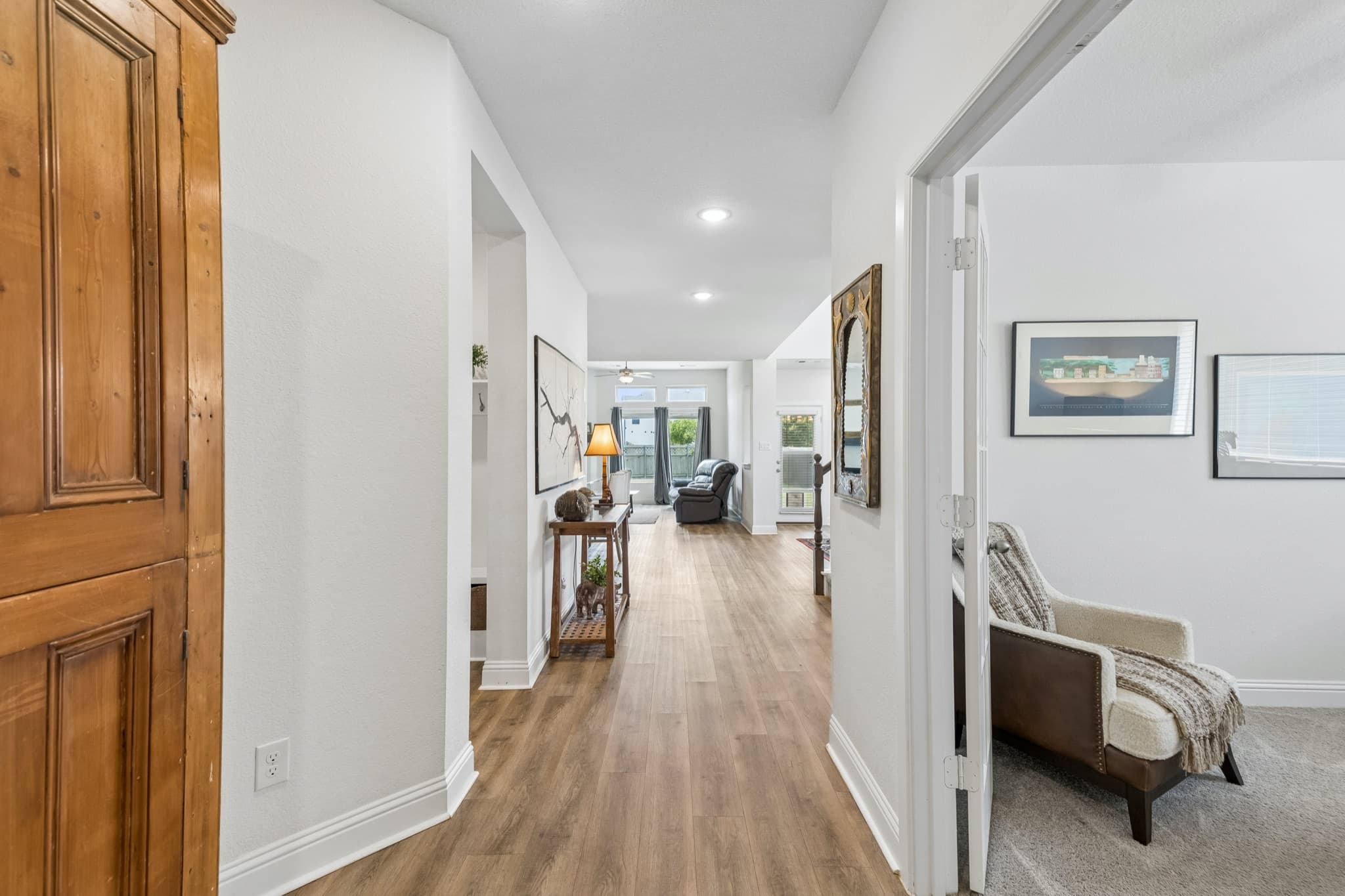 2609 Woodhill Way photo 3