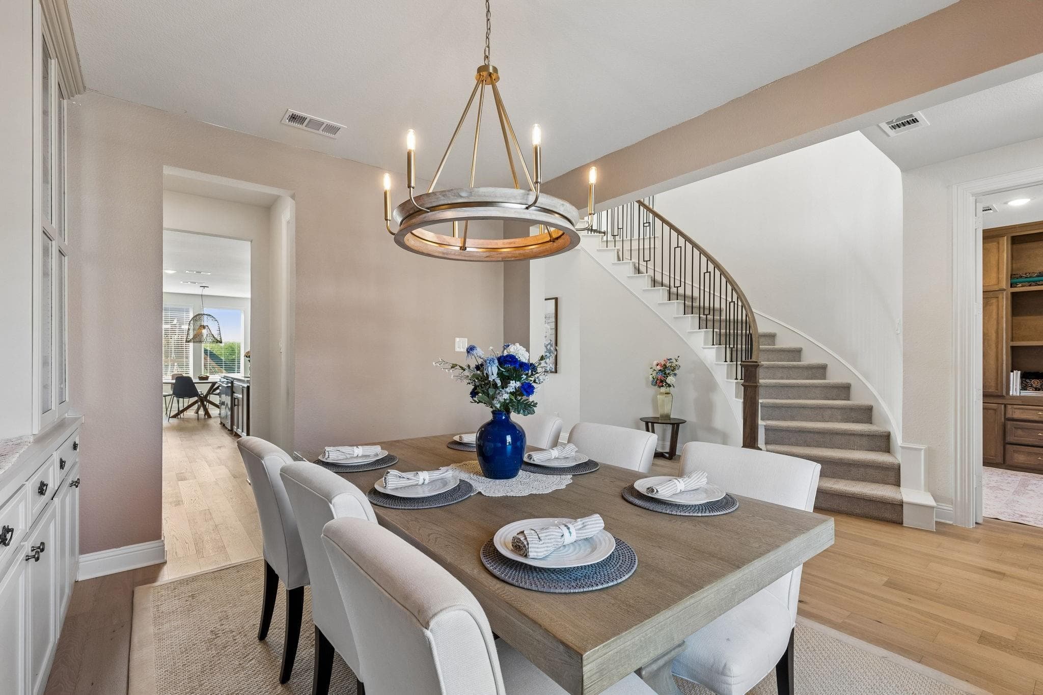 3005 Walker Way photo 9