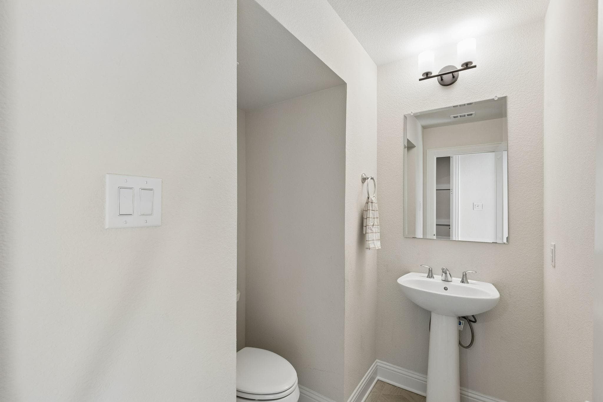 3005 Walker Way photo 13