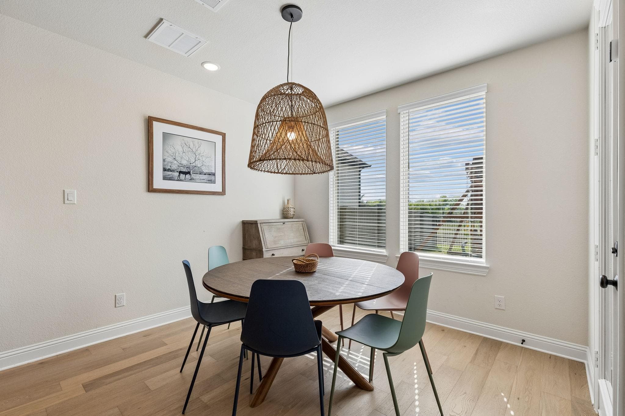 3005 Walker Way photo 8