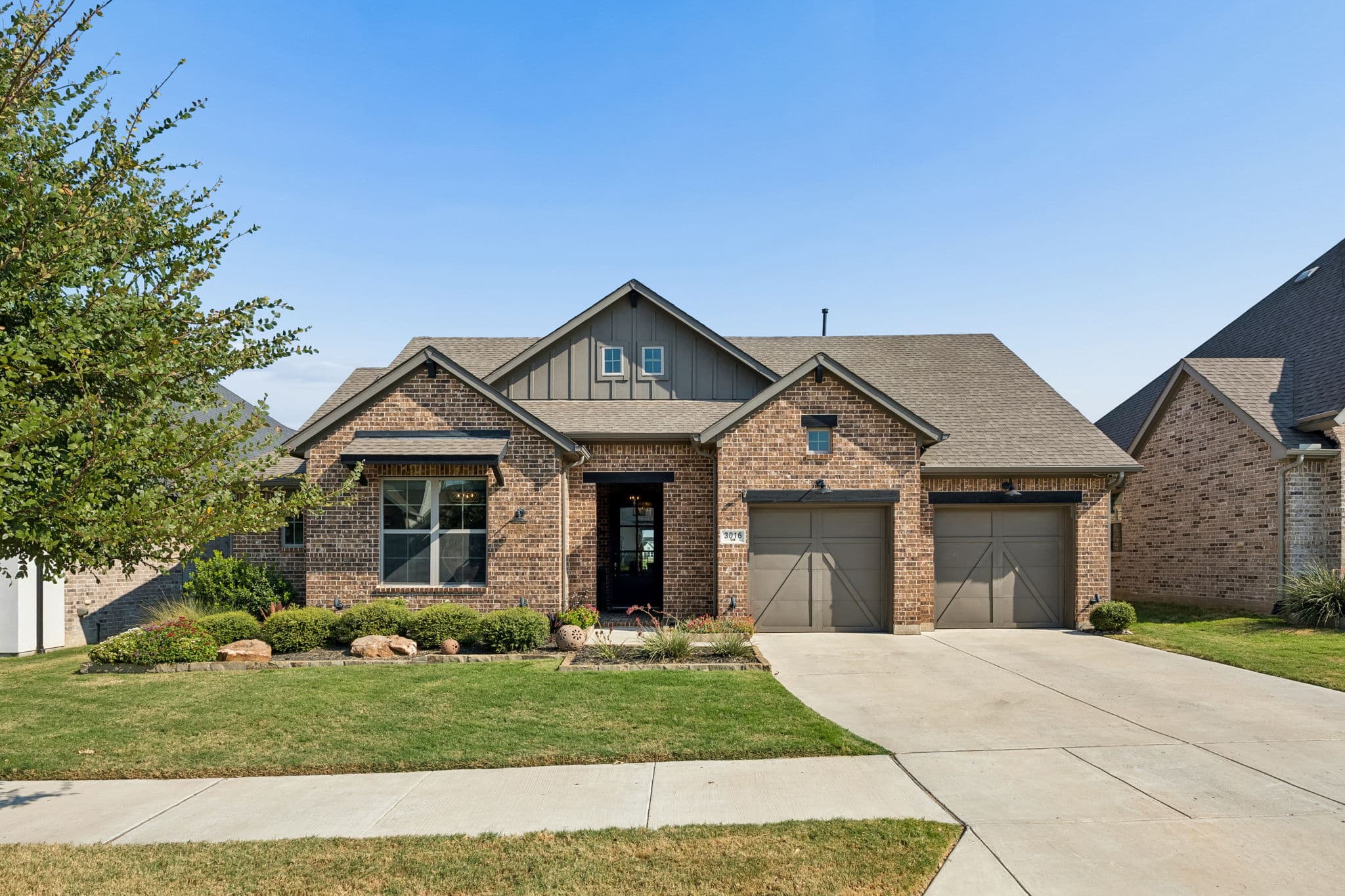 3016 Peekaboo Lane